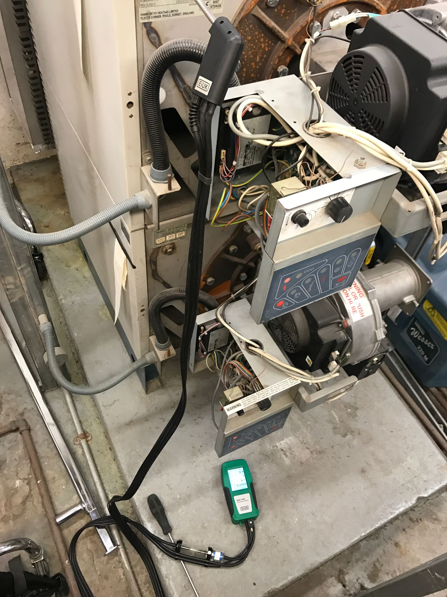 gas safe registered engineer near me Batley, WF17